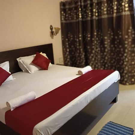 Shree Krishna Hotel Inn Варанаси Екстериор снимка