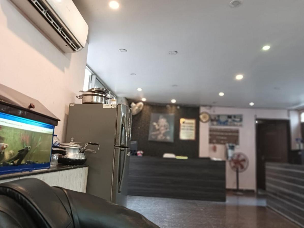 Shree Krishna Hotel Inn Варанаси Екстериор снимка