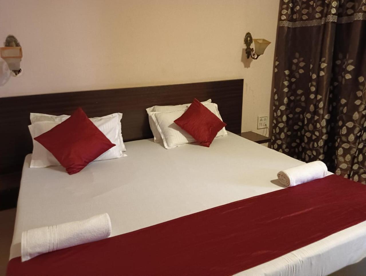 Shree Krishna Hotel Inn Варанаси Екстериор снимка